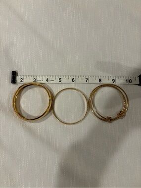 Gold Tone Women's Bangle Bracelet Set - Classic Stackable Style